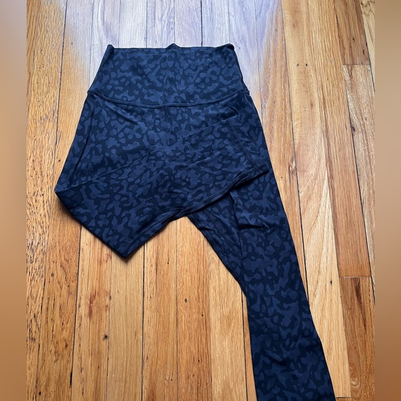 Lululemon align crops. Size 6. Black animal print - Picture 1 of 2
